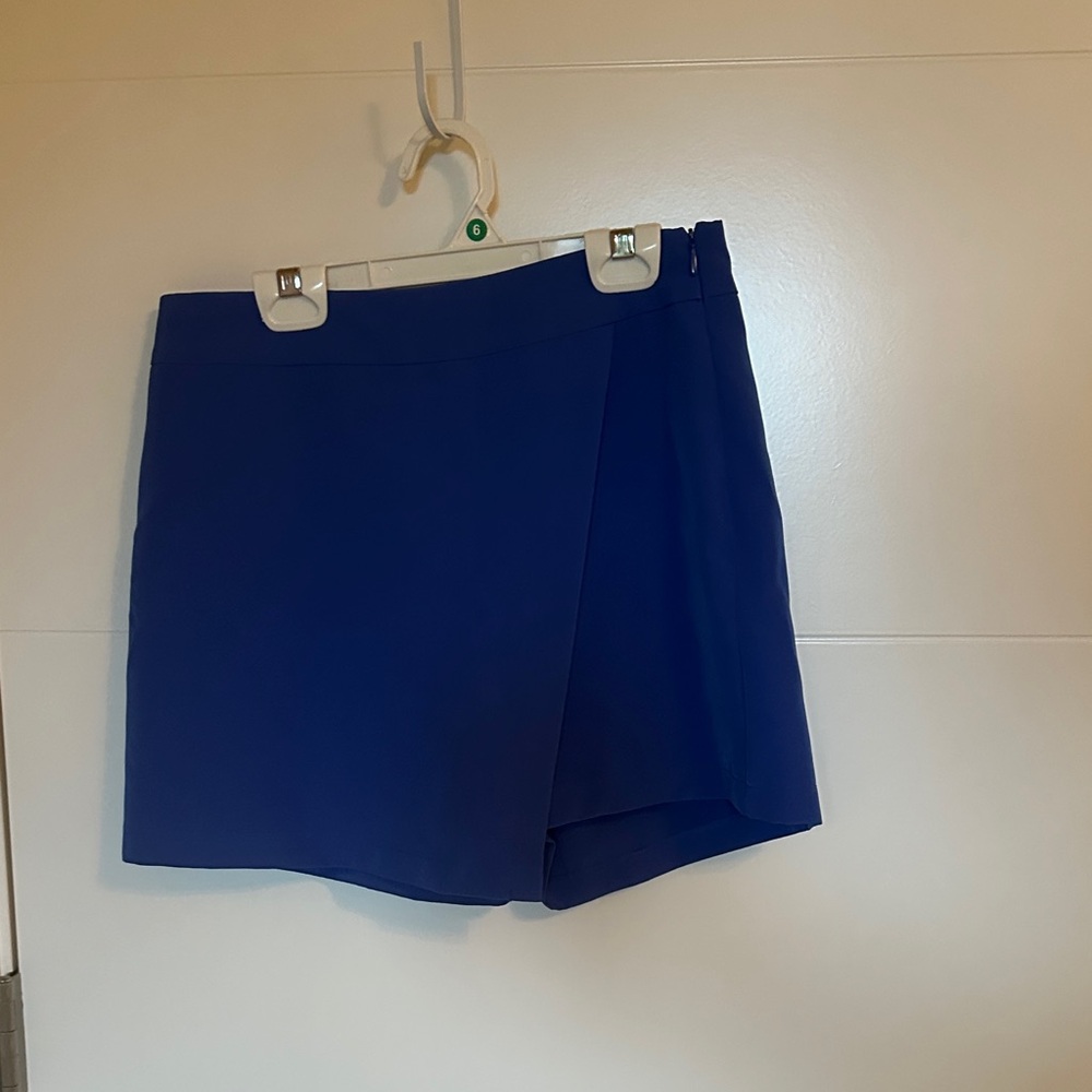 Royal Blue skirt/shorts, Junior’s Medium